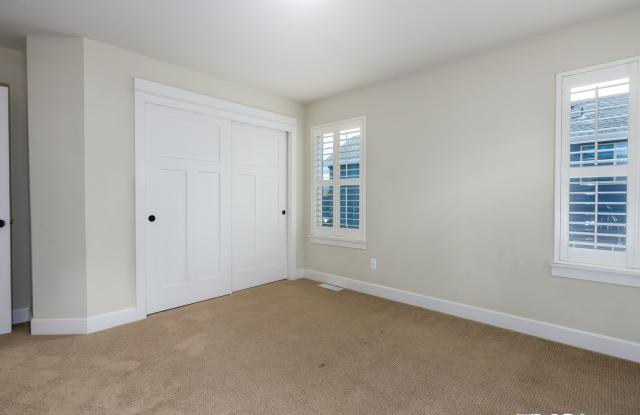 Stunning 5BD Home in Desirable Camas Community! 3400+ Sq Ft And a Fenced Backyard! - 2027 Northwest 42nd Avenue, Camas, WA 98607