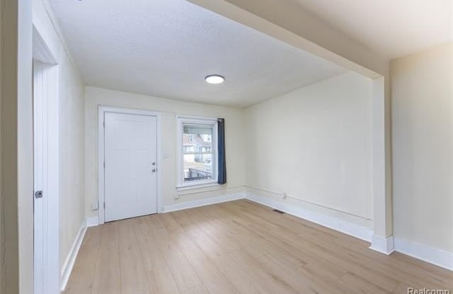 107 W Hayes Avenue Gallery 3