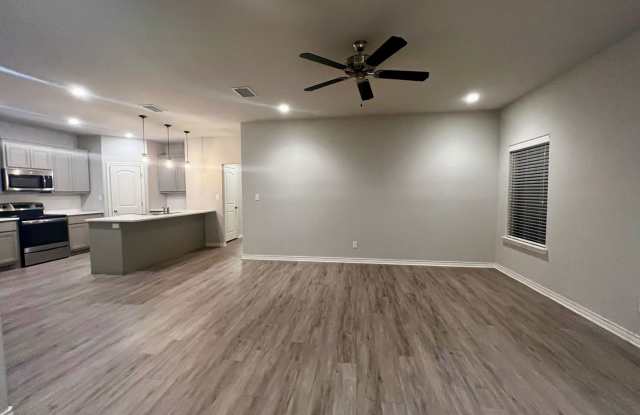 PM3 - 9804 Avenue U - TNT Gallery 4