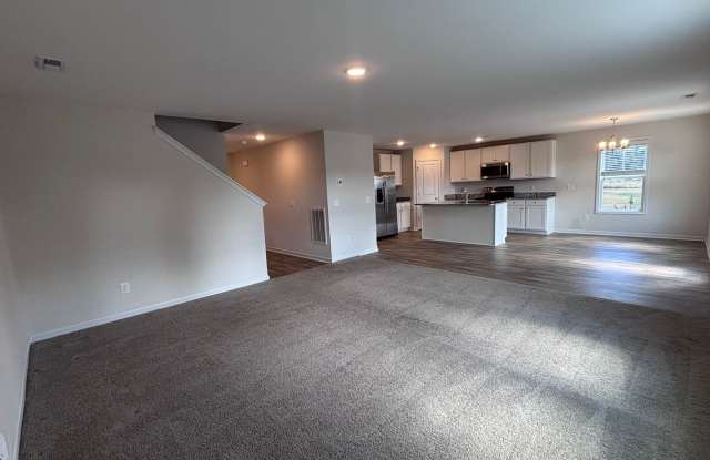 4-Bedroom Home on Over Half an Acre with a Huge Fenced Backyard! Gallery 4
