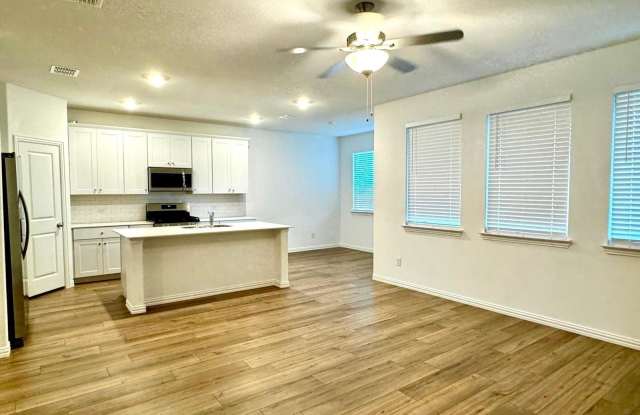1012 Longleaf Lane Gallery 2