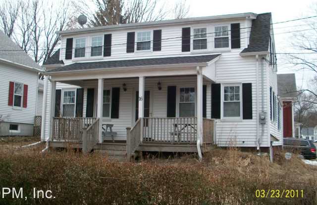 16 Dennett St. - 16 Dennett Street, Amesbury Town, MA 01913
