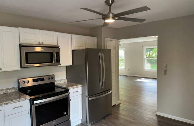 Updated 3 Bedroom 2.5 Bath Home on Hardwood Drive photos photos