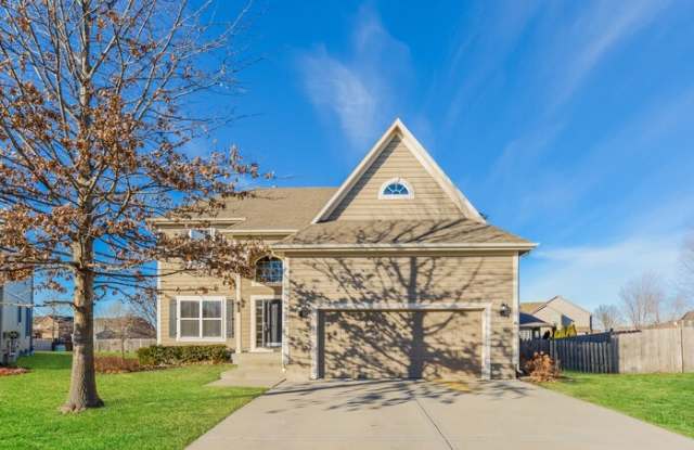 652 North Pine Circle - 652 North Pine Circle, Gardner, KS 66030