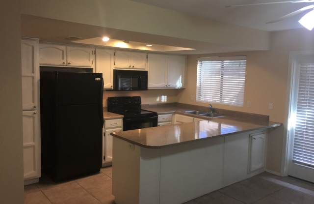 **EXCELLENT 3br/2.5ba/2carport TOWNHOUSE (GUADALUPE & GILBERT)** photos photos