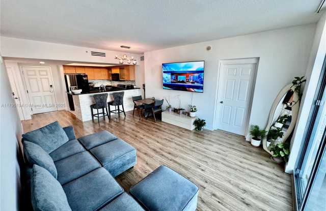 140 South Dixie Highway - 140 South Dixie Highway, Hollywood, FL 33020