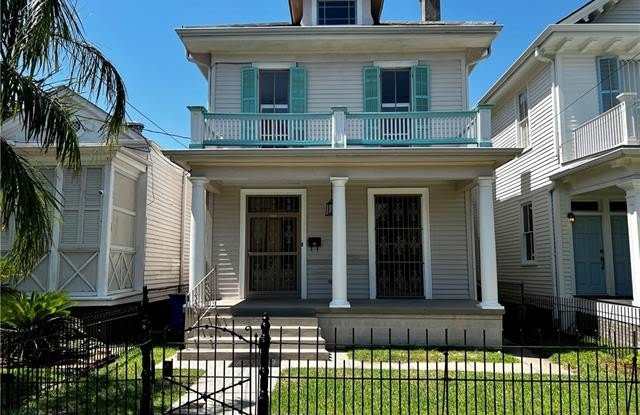 4435 LOYOLA Avenue photos photos