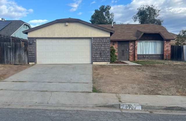 Spacious Rental in Santee – 9927 Sadie St photos photos