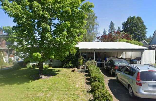 Amazing 3 bed 2 bath home with Fireplace - 353 W Madrone St photos photos