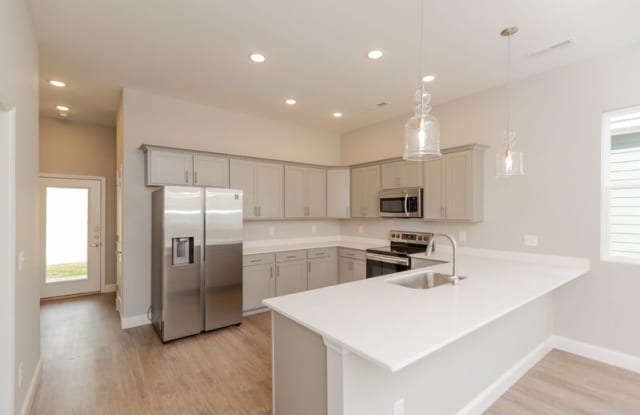 590 Strong Avenue photos photos