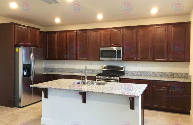 1/2 Month Free! 3 Bedroom 2 Bath Home Home in Wingfield!! Gallery 3