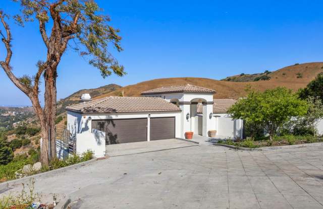 Modern Elegance Meets Scenic Privacy in Bell Canyon photos photos
