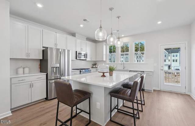 1031 Zelkova Gallery 3