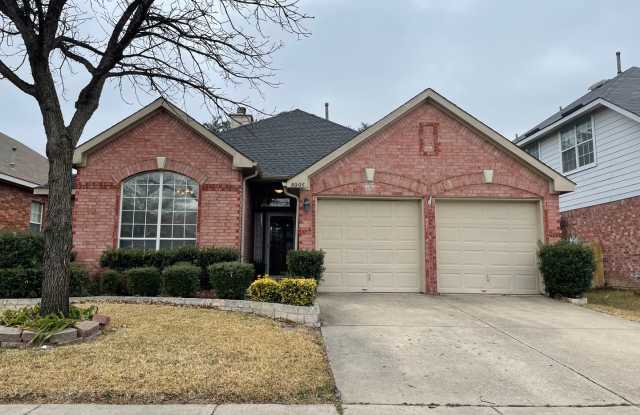 Keller ISD, 3/2/2 in established neighborhood - 8005 Paloverde Drive, Fort Worth, TX 76137