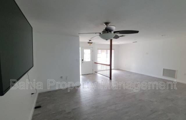 215 Meadowcross Dr Gallery 4
