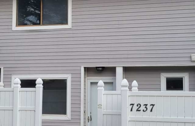 Townhome in Midtown Raleigh - 7237 Sandy Creek Drive, Raleigh, NC 27615