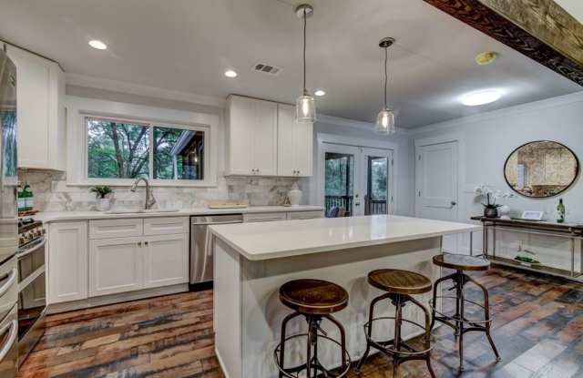 260 Moonshadow Court Gallery 4