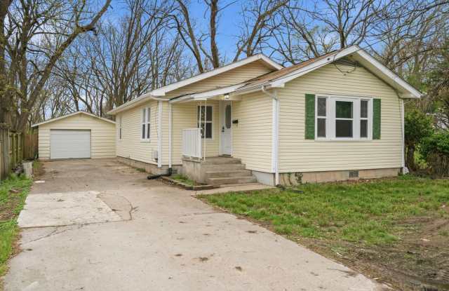 Move-In Ready 3 Bed with Modern Updates & Detached Garage photos photos