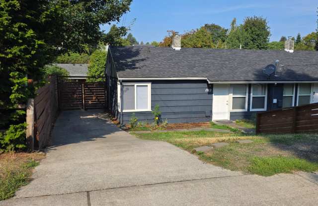Remolded Bremerton Duplex with fully fenced back yard for Rent photos photos