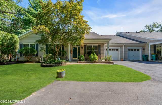 138 Greenlawns Drive photos photos
