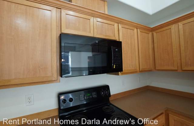 2004 NE Cadbury Avenue Unit #108 Gallery 4