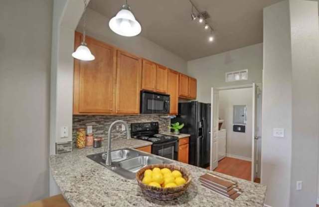 12633 Bee Cave Pkwy Gallery 2