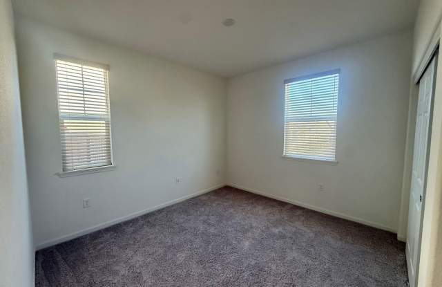 Newer Construction - 4 bedroom home Gallery 4