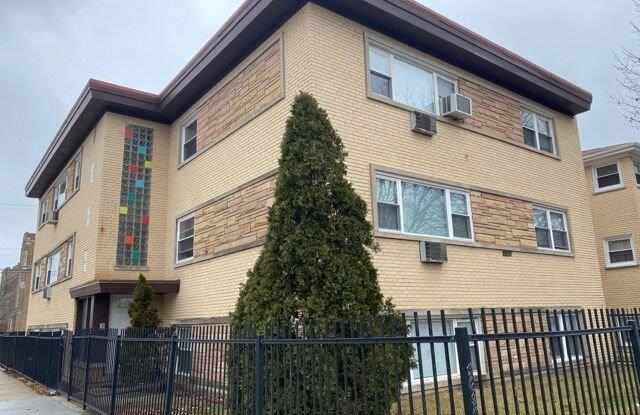 3057 N Narragansett Ave photos photos