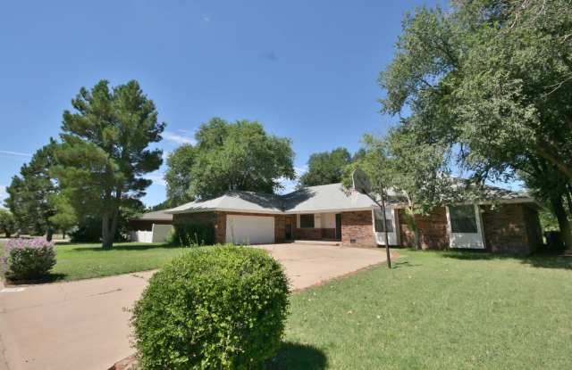 Big and Spacious Four Bedroom Home on the Golf Course! Mesa School District! photos photos