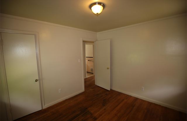 15832 Saratoga Avenue Gallery 4