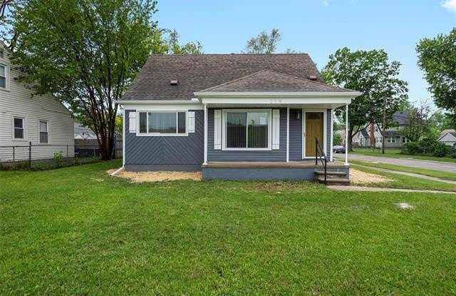 219 N STEPHENSON photos photos