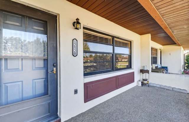 Charming 55+ 2-Bedroom Condo with Community Pool in Tavares Gallery 3