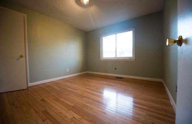 Charming Englewood Home | 3 Bed + 2 Bath Near South Broadway & Harvard Gulch photos photos