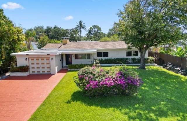 570 SE 2nd Ave - 570 Southeast 2nd Avenue, Pompano Beach, FL 33060 570 SE 2nd Ave - 570 Southeast 2nd Avenue, Pompano Beach, FL 33060