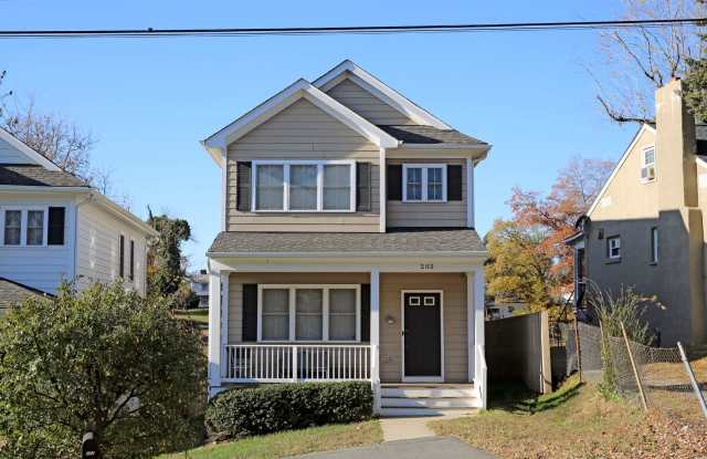 Move-in Ready Light-Filled Downtown Home Minutes from UVA photos photos