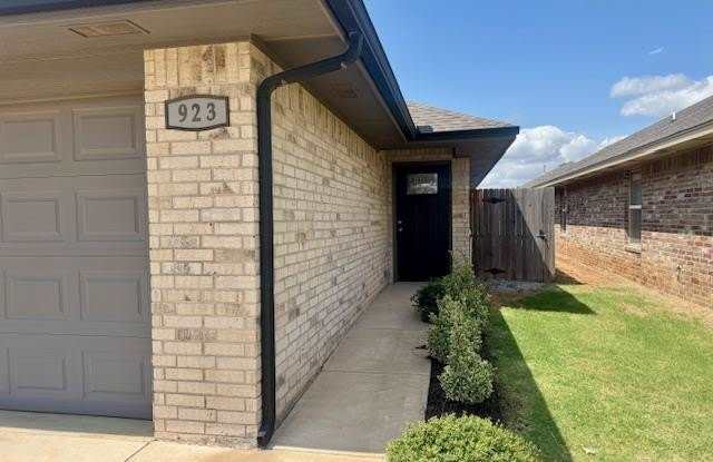 923 Coles Creek Gallery 3