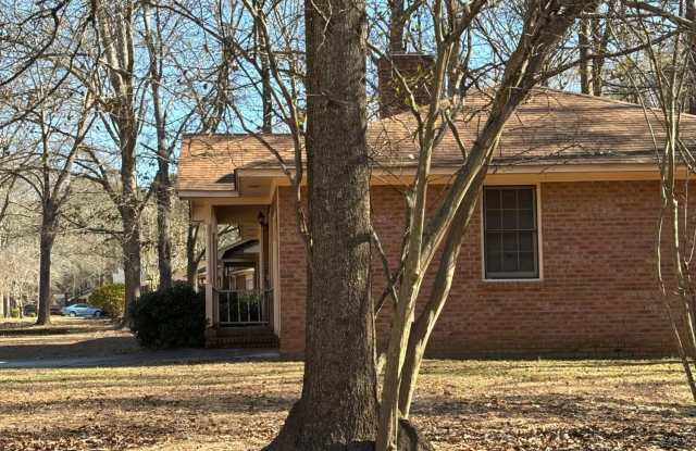 1460 Crowndale Drive photos photos