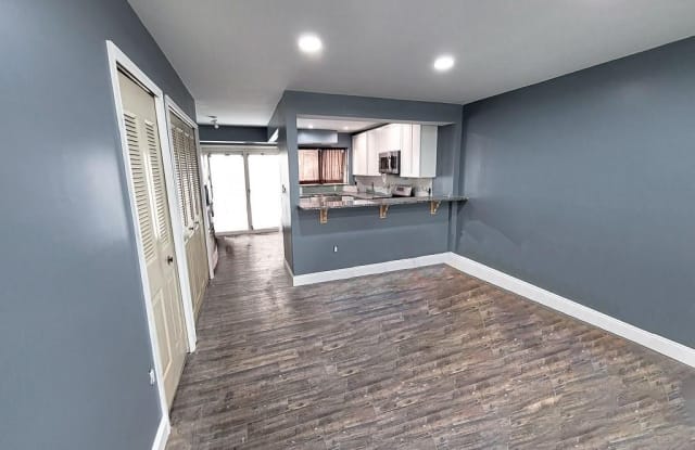 319 Hampton Green - 319 Hampton Green, Staten Island, NY 10312