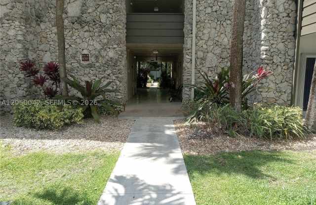 8315 SW 72nd Ave Gallery 2
