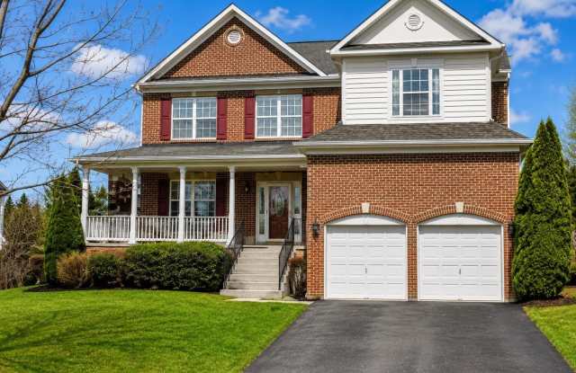 603 BLUFF Court NE Gallery 1