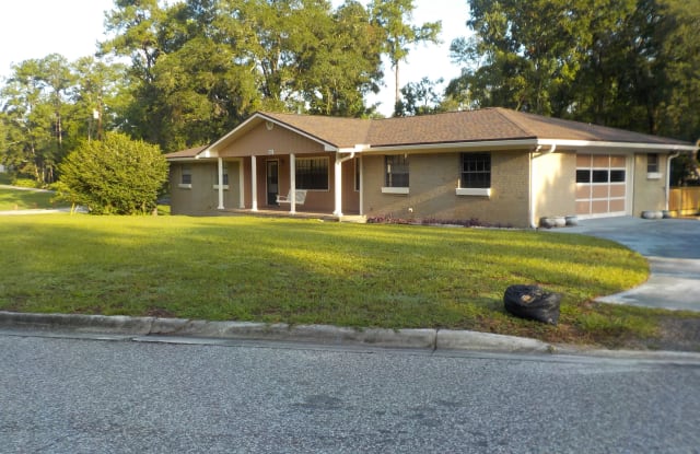 780 LAKE ASBURY DR - 780 Lake Asbury Drive, Asbury Lake, FL 32043