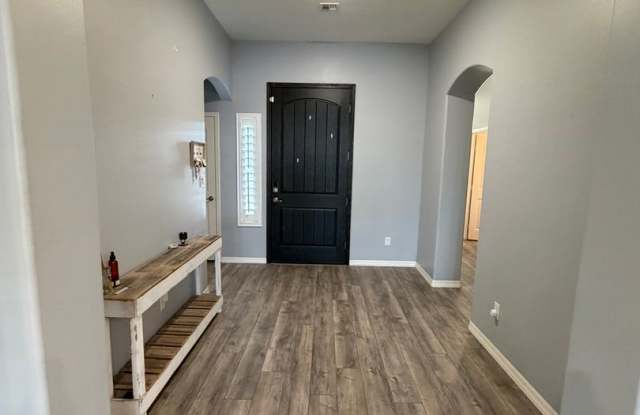 POOL & SOLAR HOME! Gallery 4