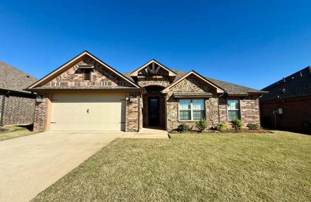 Beautiful 3-Bedroom, 2-Bath Home with Modern Upgrades - 325 Kingdom Boulevard, Smith County, TX 75704