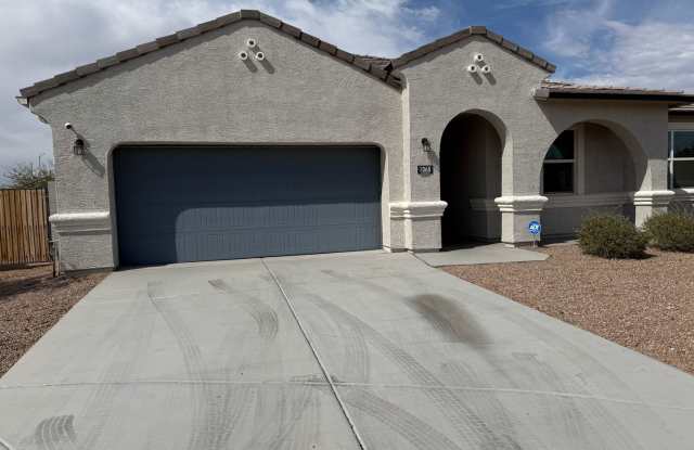 Move-In Special! 1060 W Castle Ct, Casa Grande! No Application Fee + FREE April Rent! - 1060 West Castle Court, Casa Grande, AZ 85122
