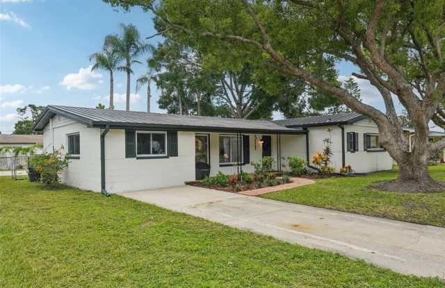 311 SHORE DRIVE E photos photos