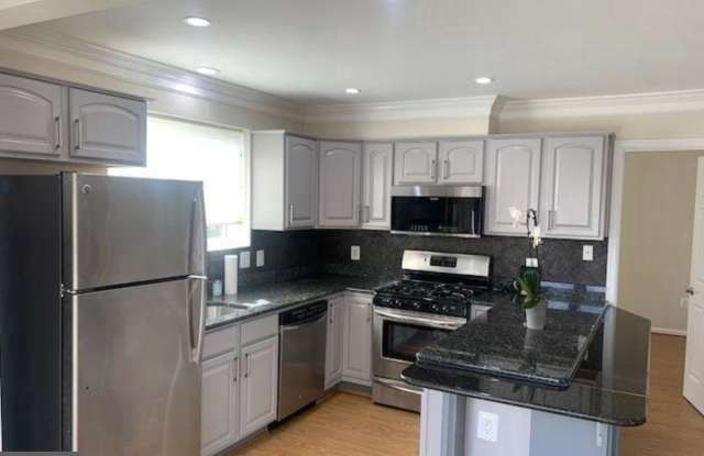416 VEITCH Street S photos photos