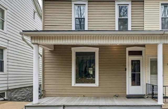 Bright 2 Bedroom, 1 Bath Home in Windsor, Pa! photos photos