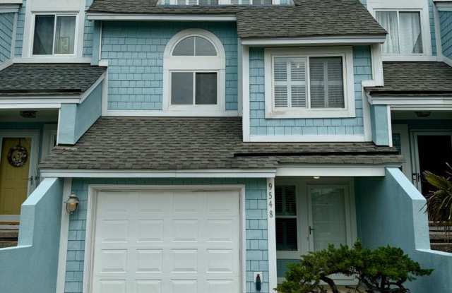 Bay Front-East Beach Gallery 3
