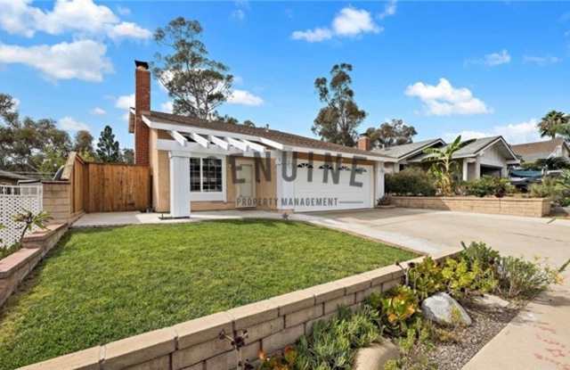 Beautiful 2 Story 4Bd 2Ba Home Gallery 1