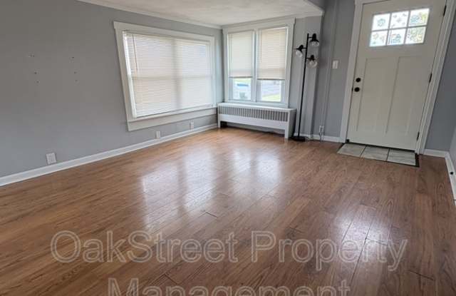 455 Crown Point Road - A Gallery 2